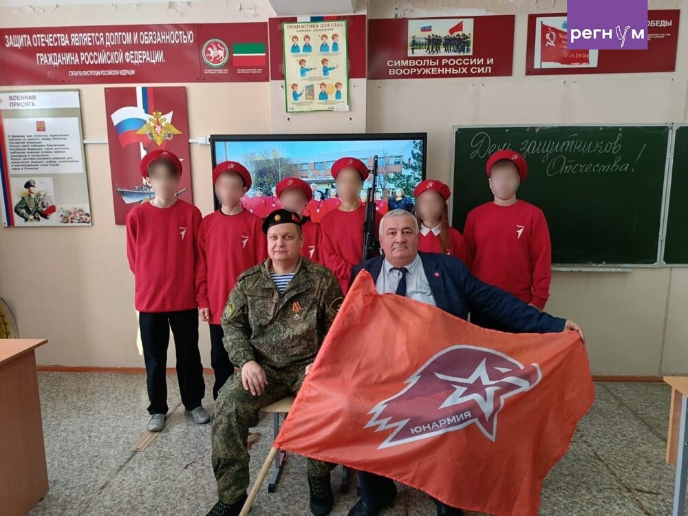 Родители получившего на уроке подзатыльник школьника не стали жаловаться на учителя