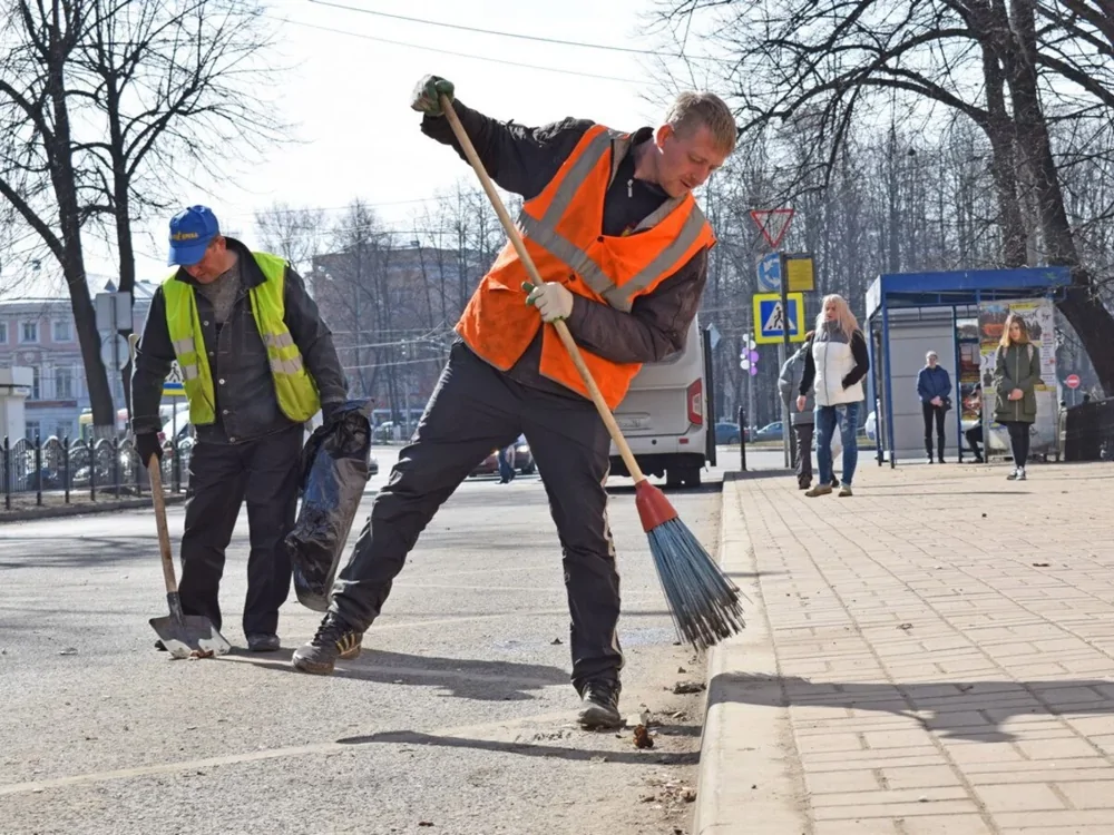 В Рособрнадзоре призвали родителей не запугивать детей работой дворника