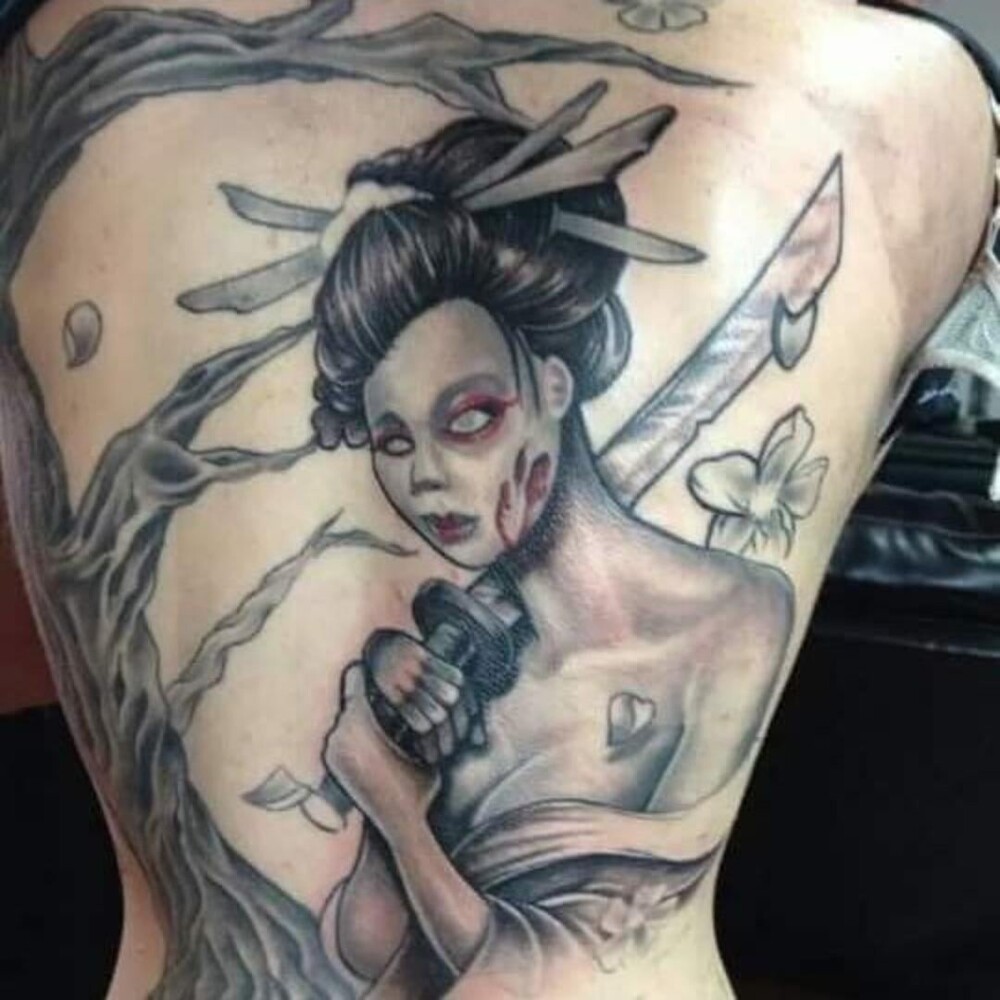 15. Автор был явно доволен идеей и исполнением