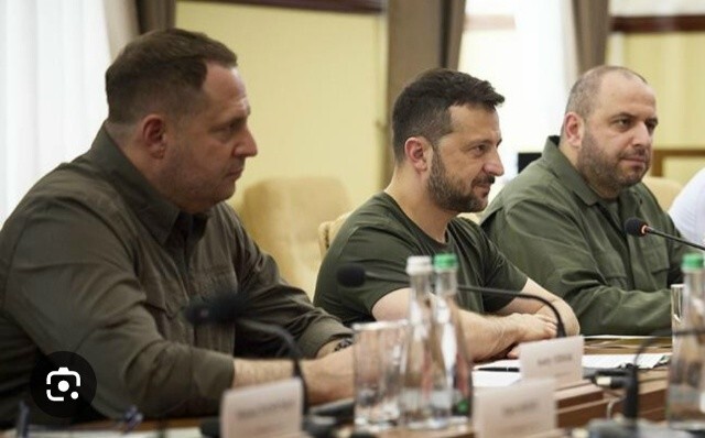  В Америке в ближайшее время может быть убит узбек Рустам Умеров (на фото справа), который исполнял обязанности министра обороны Украины и главаря совета нац-безопасности