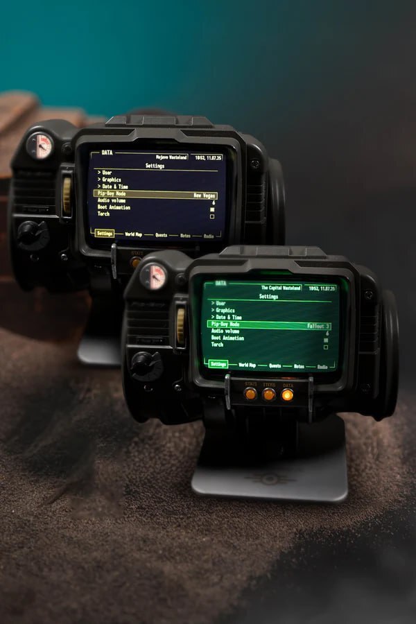 Bethesda выпустила реплику улучшенного Pip-Boy 3000