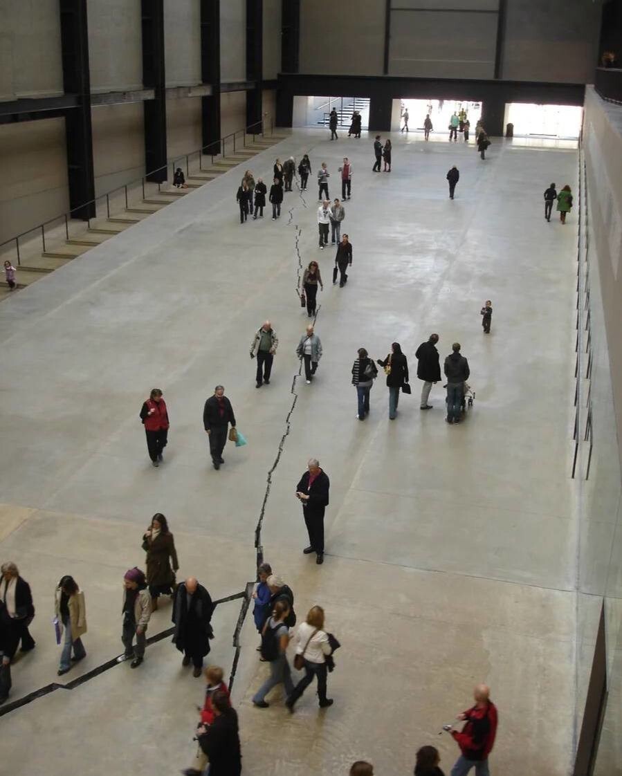 11 примеров странного, но символичного современного искусства