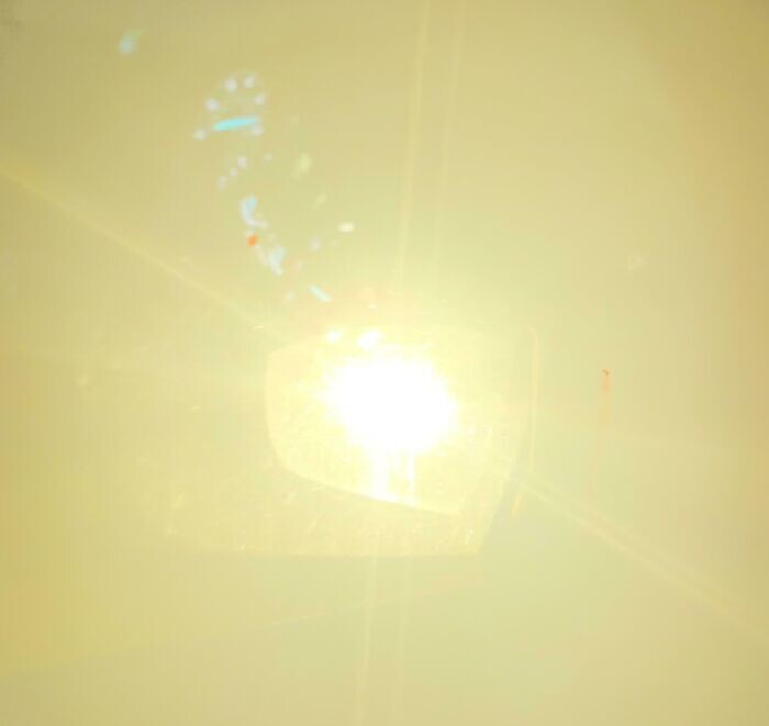 13. Из-за яркого света фар я чуть не попал в аварию