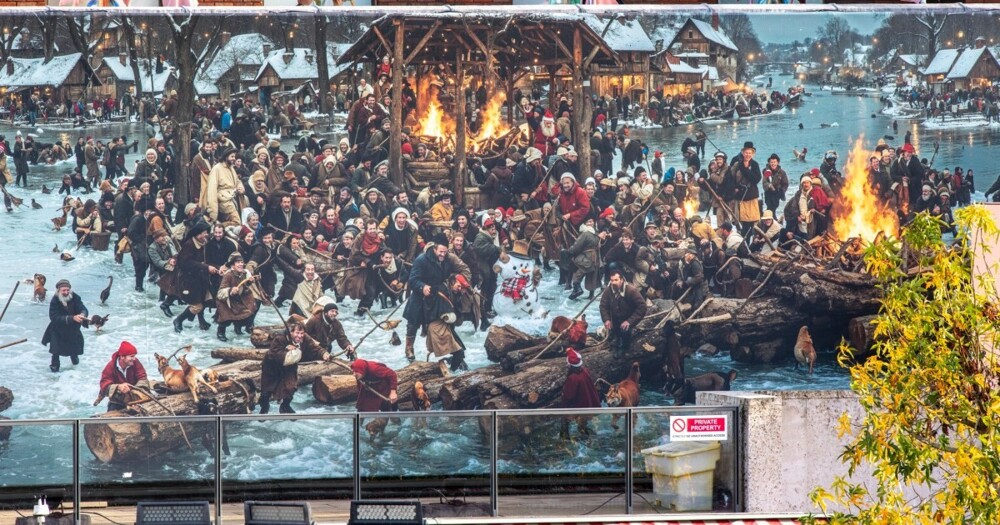 Кошмар перед Рождеством: лондонцы в ужасе от праздничного панно