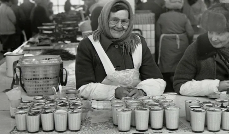 Продажа топленого молока на стакан. Больше мороки, но выше рентабельность