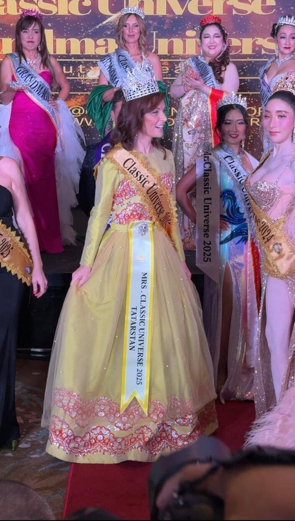 Мать пятерых детей из Казани получила титул «Миссис Вселенная Классик 2025»