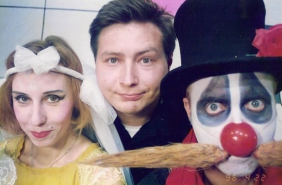 Татьяна Иванова, Эдуард Верхотуров и Сергей Гладков на съёмках передачи «Каламбур» (1996 год).