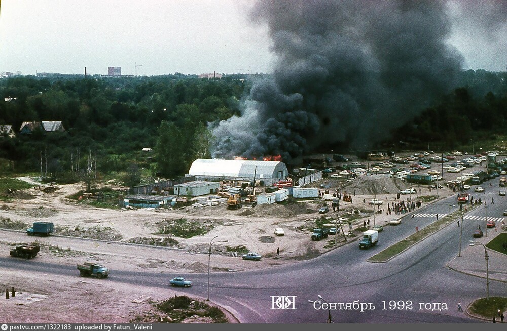 Пожар в Коломягах на Парашютной улице. Сейчас прямо на этом месте находится Коломяжская мечеть.