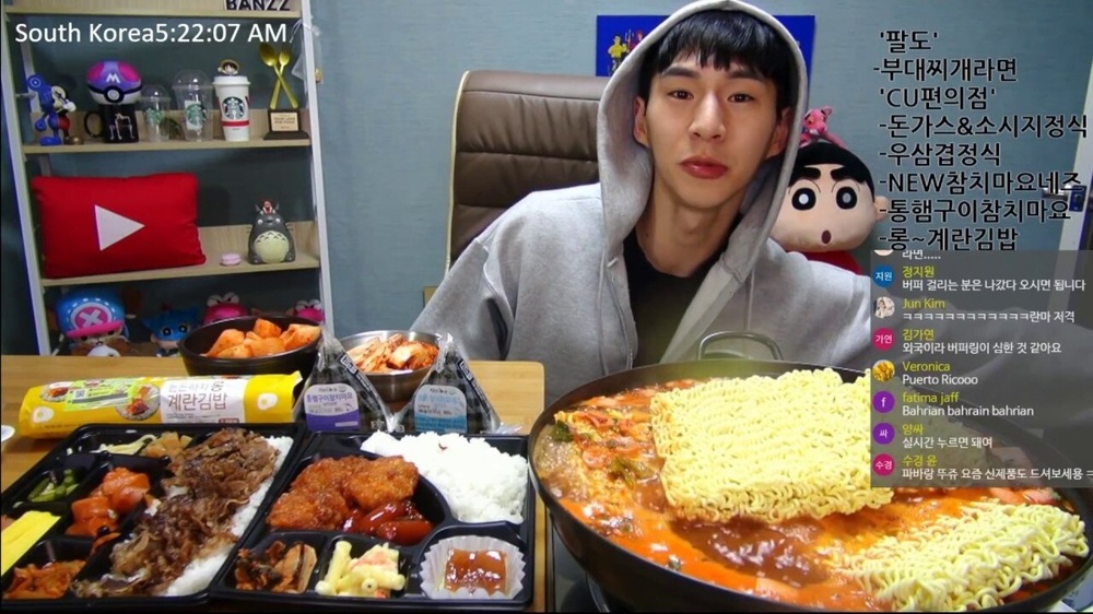 Секреты мукбанг. Как корейским видеоблогерам удается есть часами и не толстеть