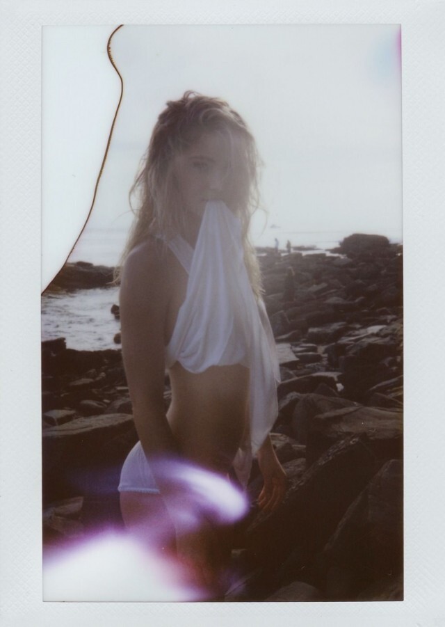 Скалистый берег. Фотограф Ларсен Сотело