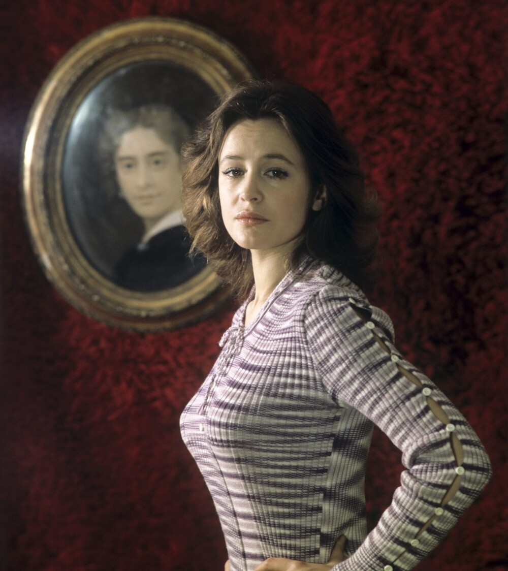 Марина Неёлова