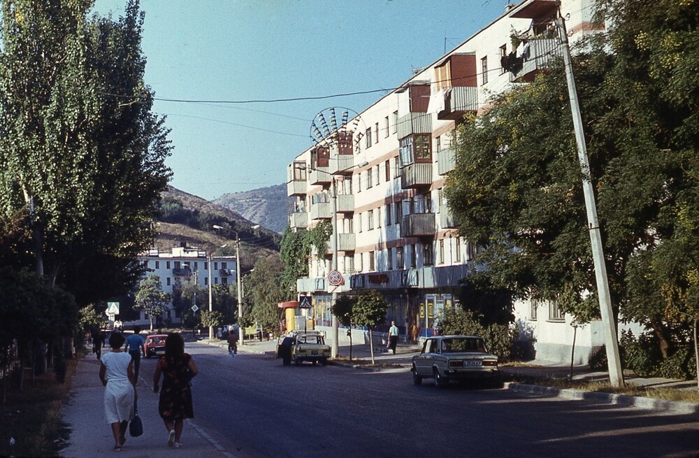 Уютная Балаклава и улица Крестовского.