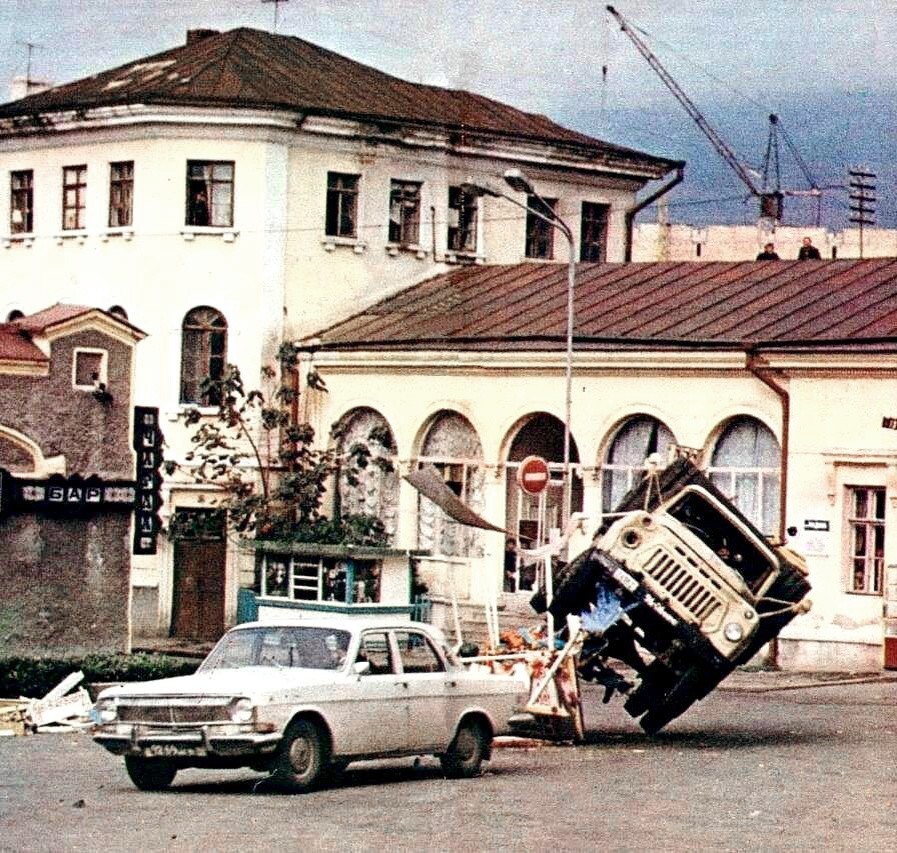 На площади Радина в Ялте снимают фильм "Воры в законе".