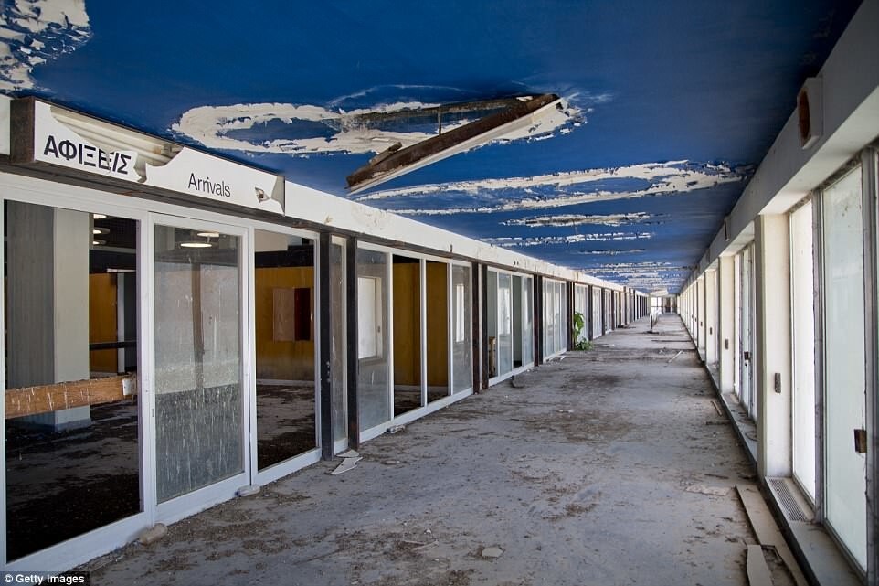 Полвека забвения аэропорта Никосии