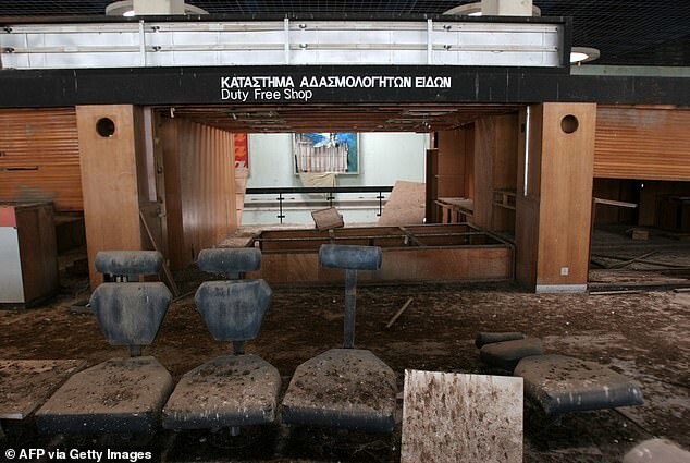 Полвека забвения аэропорта Никосии