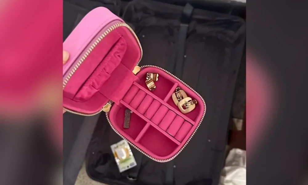 Россиянка заранее убрала из багажа дорогое кольцо - остальные украшения украли при перелёте рейсом Turkish Airline