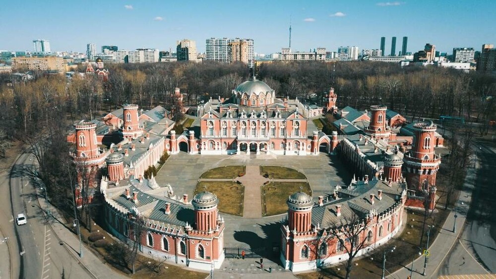 18. Петровский путевой дворец в Москве