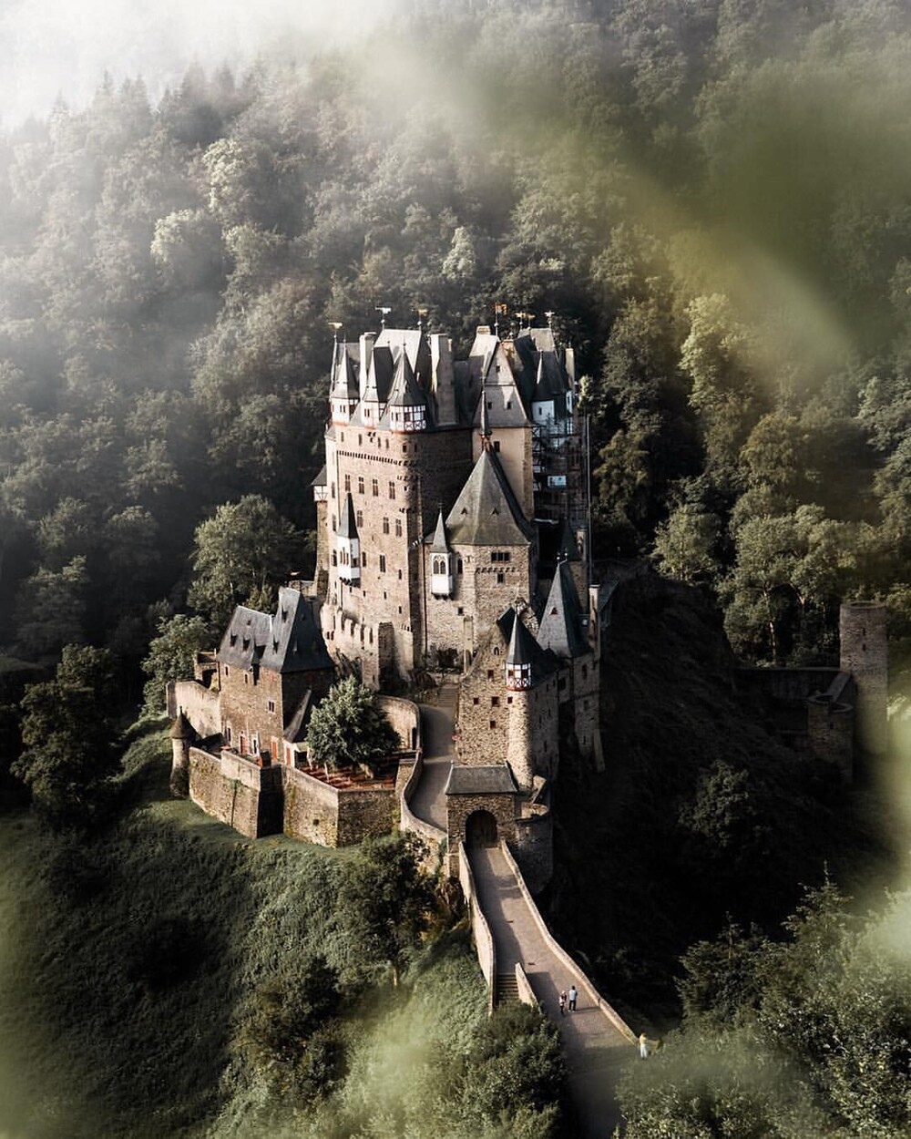 21. Замок Эльц - средневековый замок в Германии