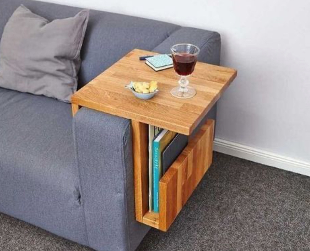 Для удобства ведения записей, перекуса, когда сидишь на диване