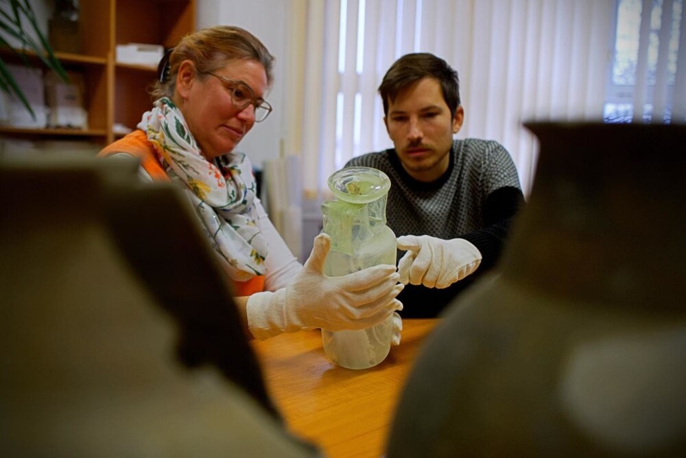 Археологи вскрыли запечатанный 1700 лет назад римский саркофаг