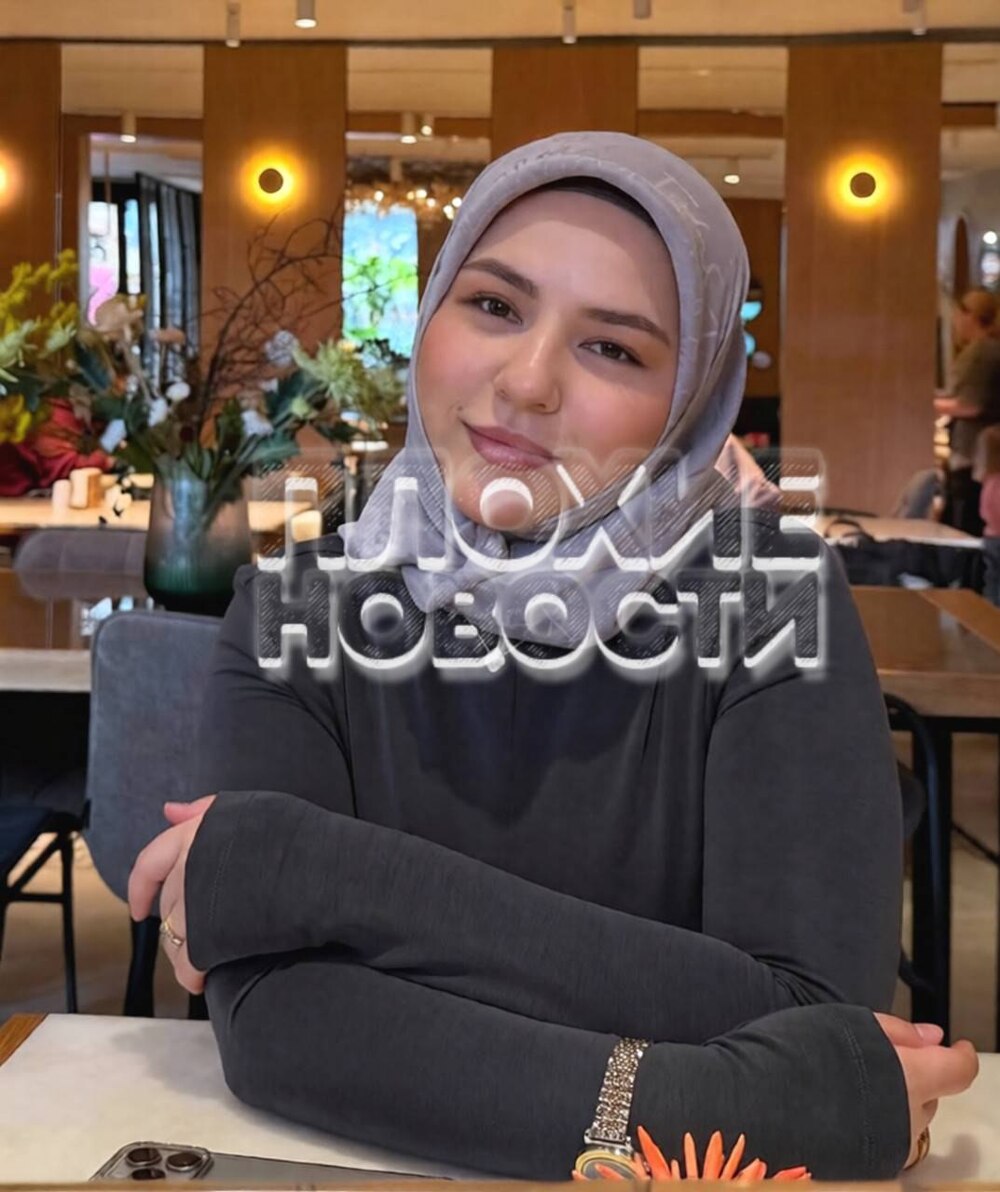 «Вы агрессоры»: пенсионерка оскорбила покрытую девушку-фармацевта в Москве