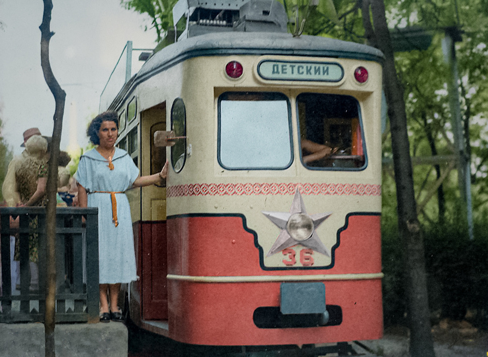 Подборка простых и потрясающих фотографий эпохи СССР