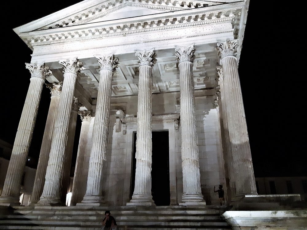 Квадратный дом в Ниме: бессмертный лик Рима