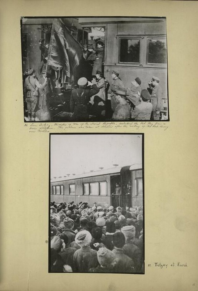 Лев Троцкий салютует красному знамени. Троцкий в Курске.