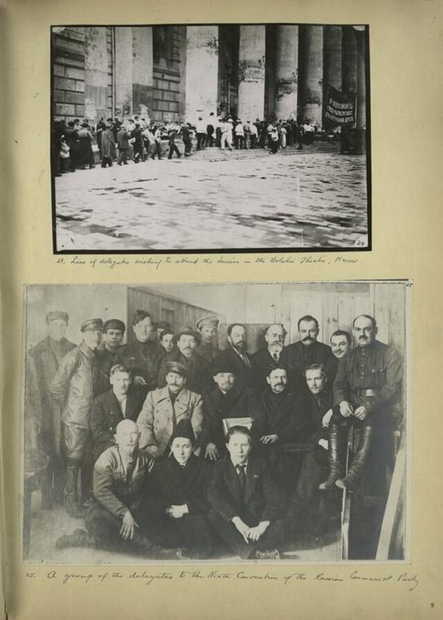 Делегаты, желающие присутствовать на съезде в Большом театре в Москве. Внизу-Группа делегатов на IX съезде Российской Коммунистической партии.