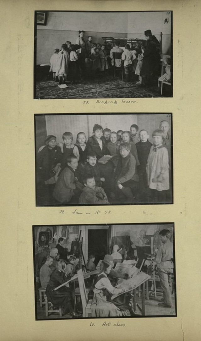 Урок пения и художественный класс.