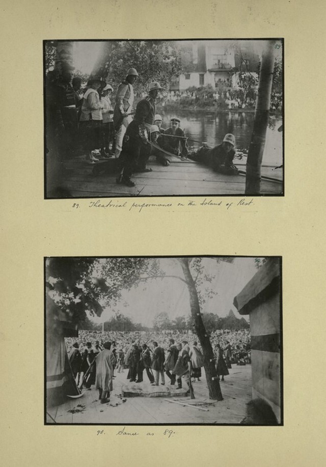 Театрализованное представление на Острове отдыха.