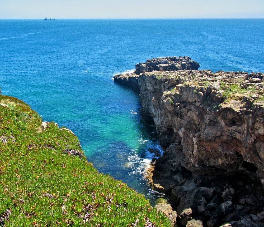 Пасть Дьявола: завораживающий грот в Португалии, где хитрый оккультист талантливо инсценировал свою гибель