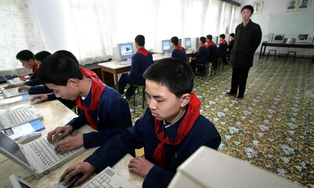 В школах Северной Кореи русский язык стал обязательным предметом