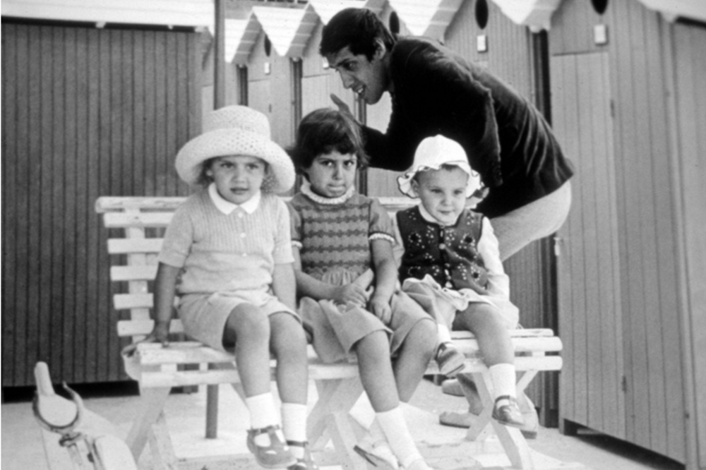 «Актёры — люди эгоистичные, они испорчены любовью зрителей»: правда о семейной идиллии, которую скрывал Адриано Челентано