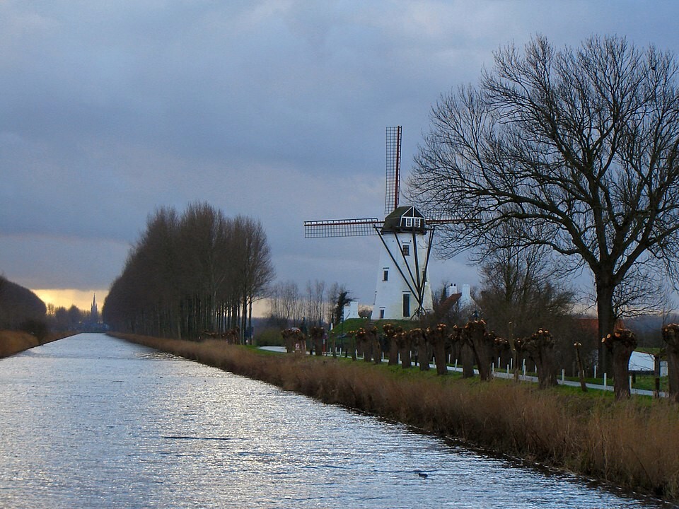 Канал Наполеона – водная артерия, построенная вопреки британскому флоту