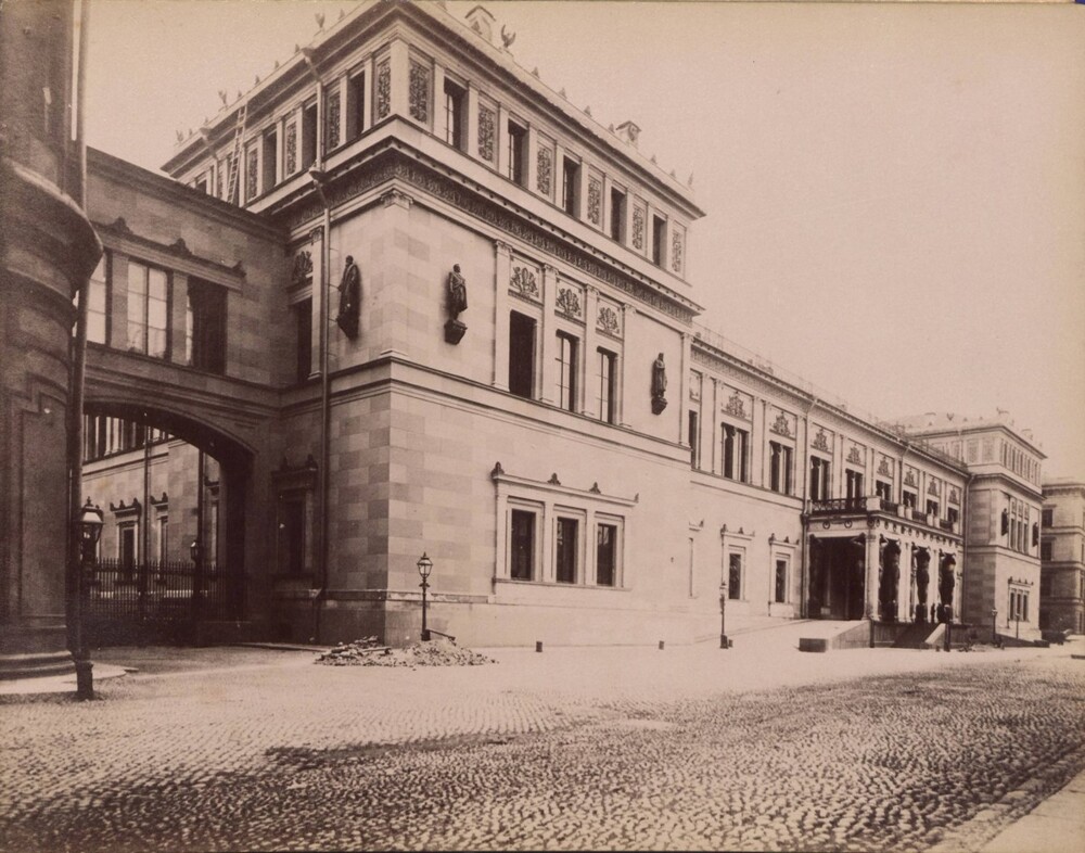 «Сувенир из Санкт-Петербурга»