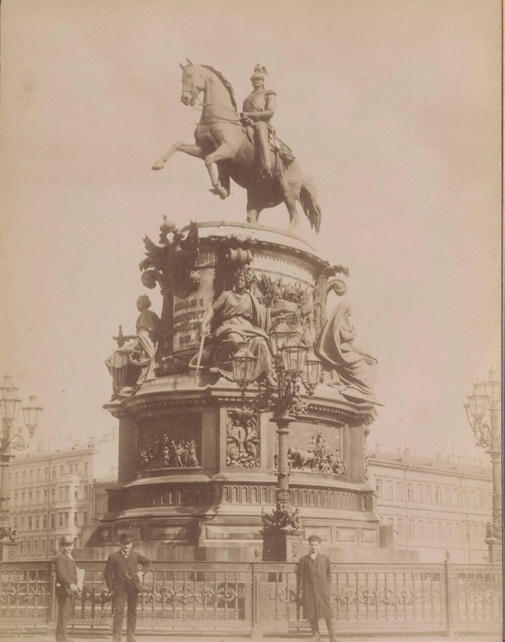 «Сувенир из Санкт-Петербурга»