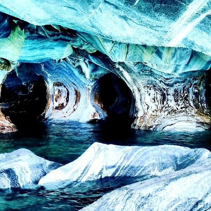 Мраморные соборы Чили, вырезанные озером в патагонских скалах