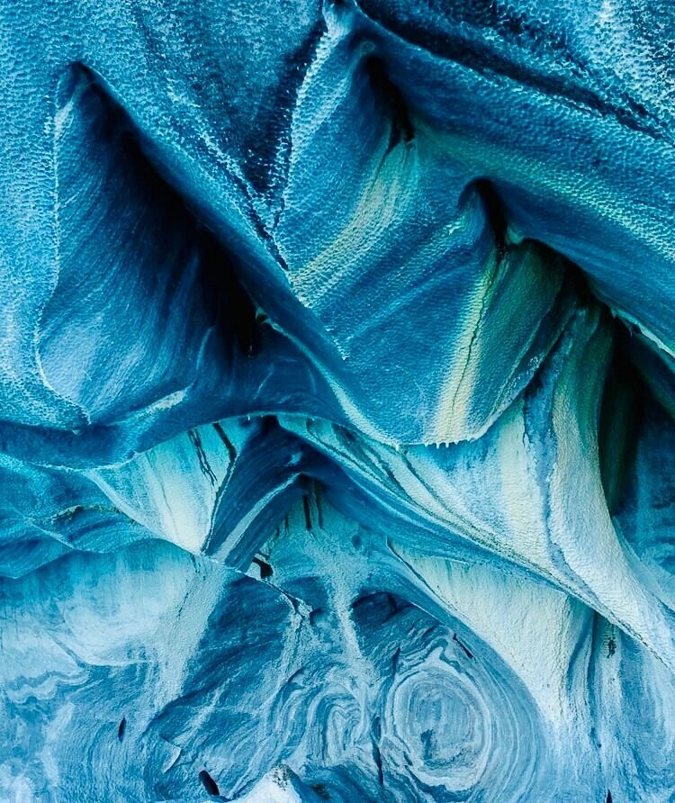 Мраморные соборы Чили, вырезанные озером в патагонских скалах