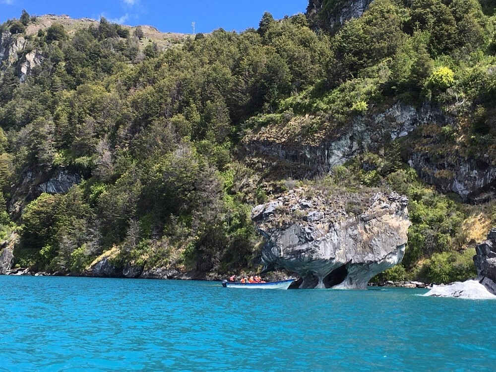 Мраморные соборы Чили, вырезанные озером в патагонских скалах