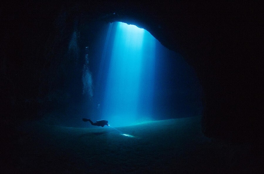 Во тьме. Автор фото-Донато Маргапоти