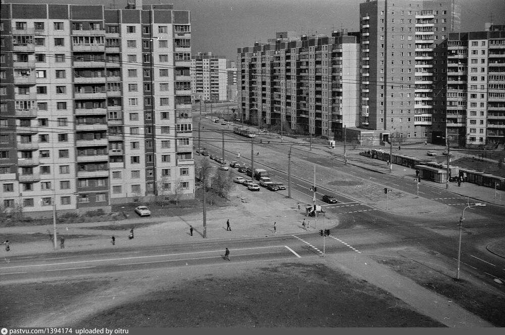 Вид на перекрёсток проспекта Королёва и улицы Маршала Новикова.