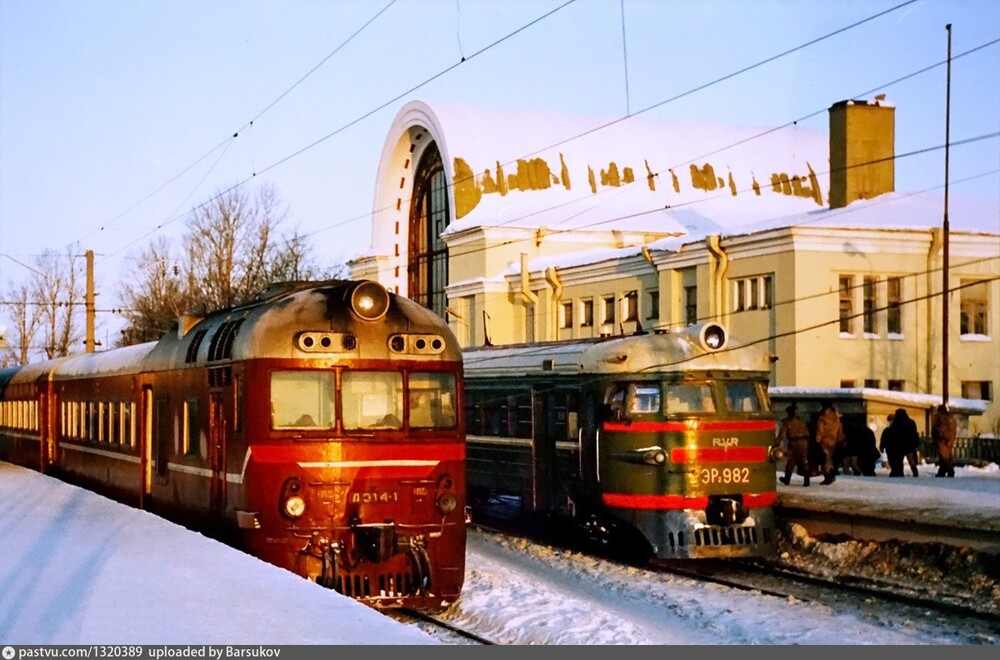На железнодорожной станции в Зеленогорске.