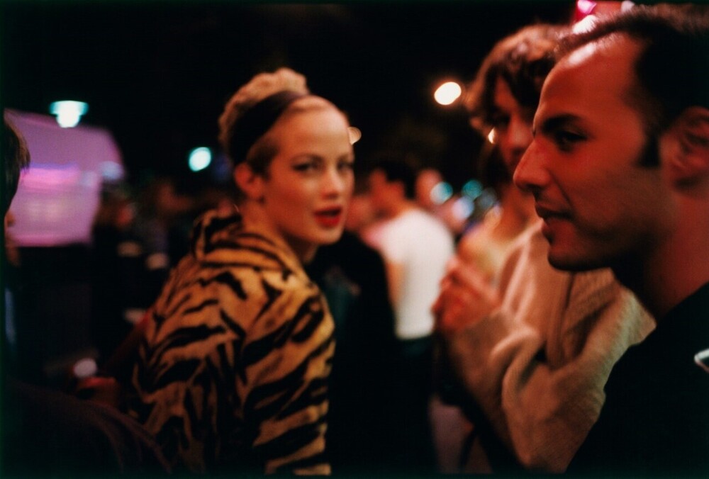 Время шоу, Кэролин и Крис.