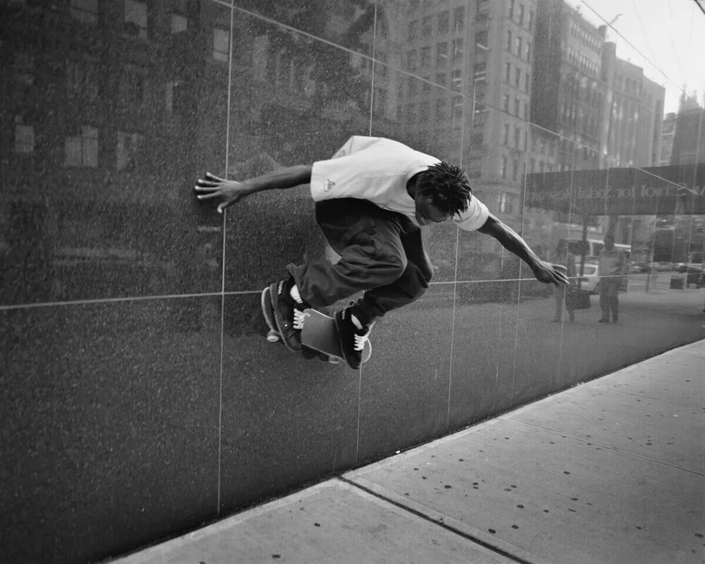 Профессиональный скейтер и друг Гарольд Хантер.