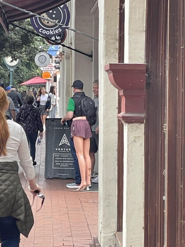 Показалось: 25+ смешных фото, на которые стоит взглянуть дважды, чтобы понять, а что тут происходит?