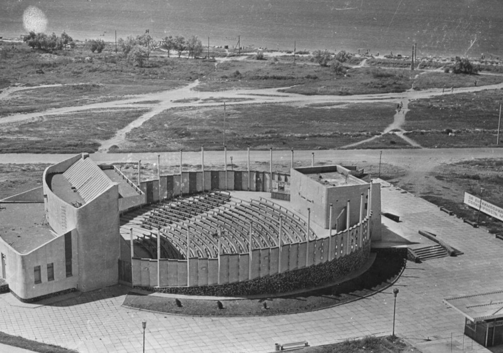 Остатки масштабного строительства в Щёлкино. 