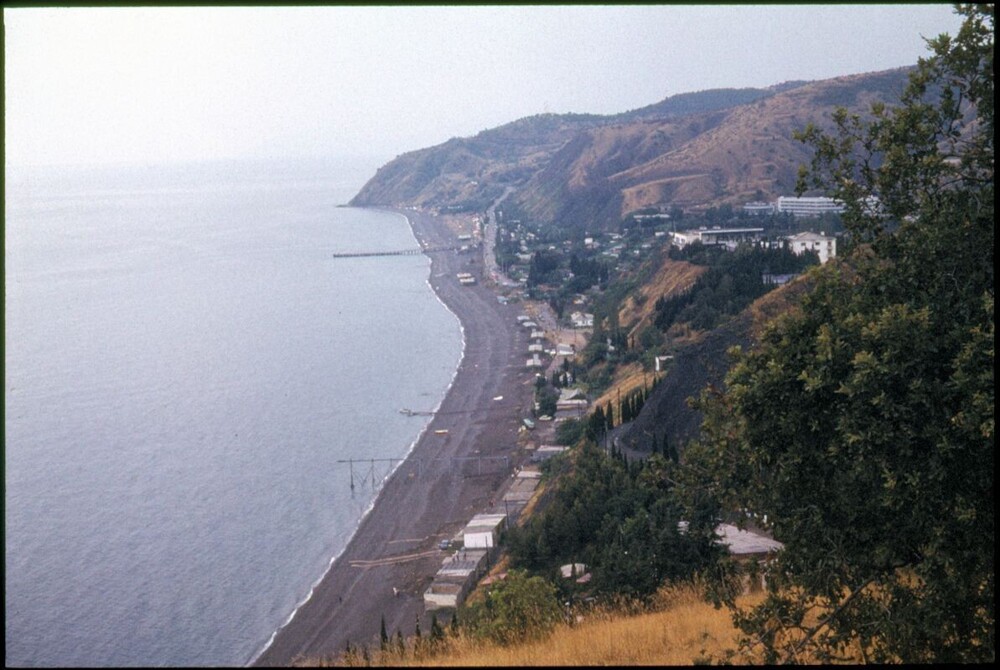 Осенний вид на посёлок Рыбачье.