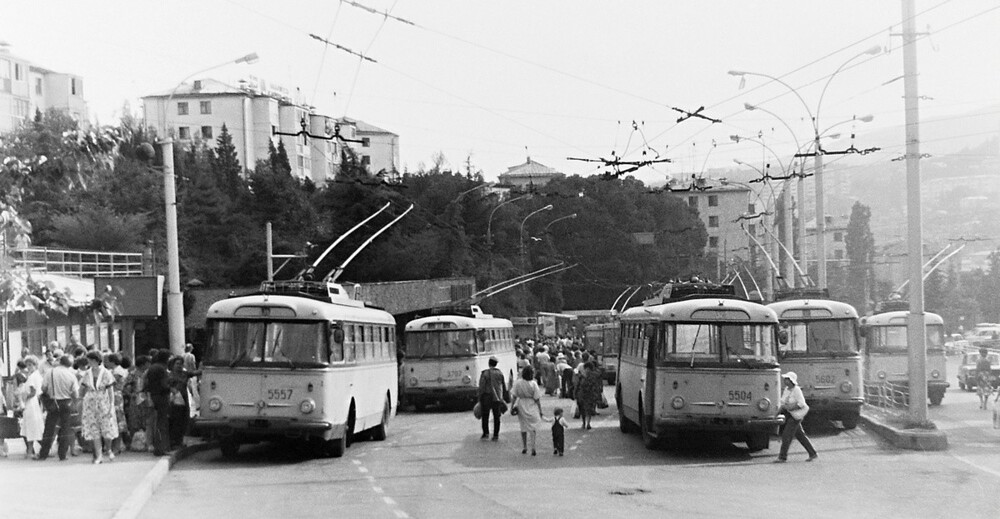 А так в 1988 году выглядела главная троллейбусная станция Ялты.
