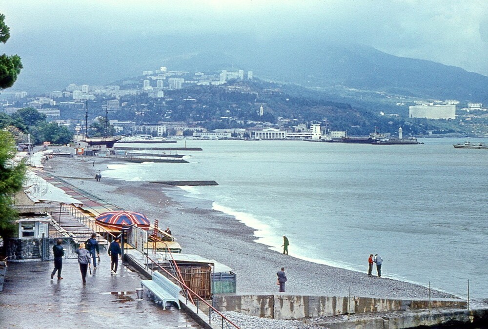 Ну и ещё один снимок из Ялты, уже в не сезон. 